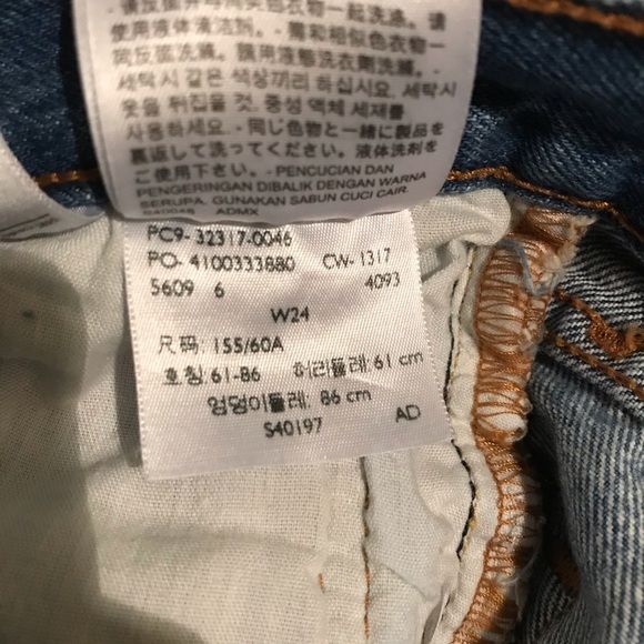 Levi’s Jean Shorts - Picture 4 of 4